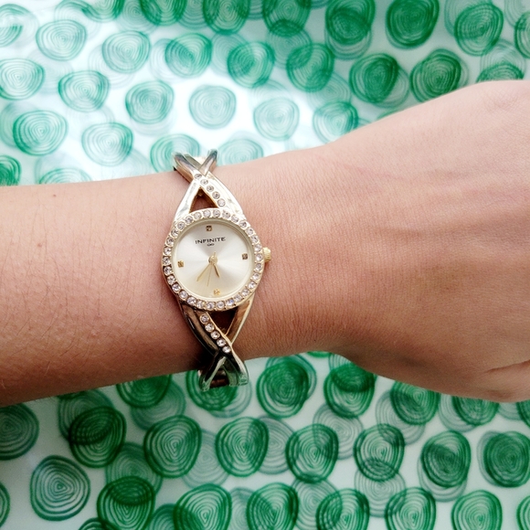 Debanham's Infinite Rhinestone Quartz Classic Watch - Picture 2 of 14